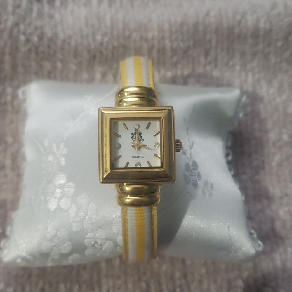 Quartz Brand Women's Watch